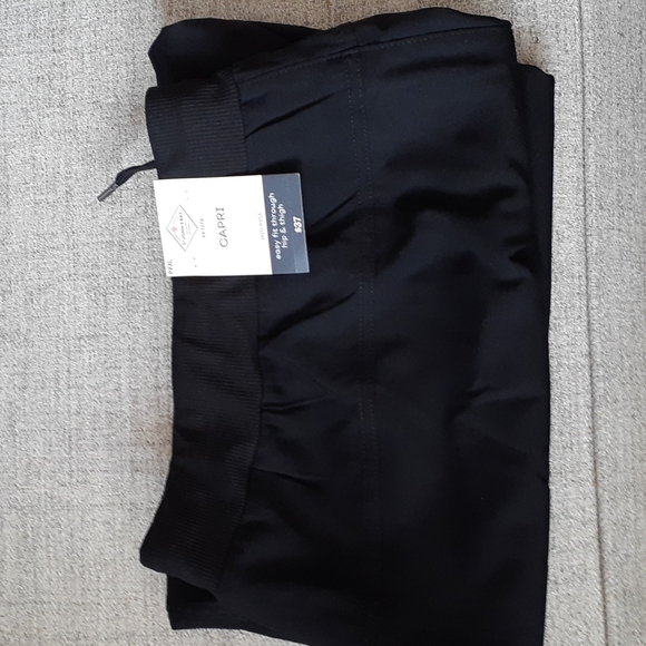 Capris - Picture 3 of 3